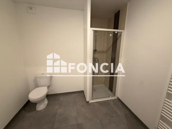 Location Studio 27.5 m² - 3 RUE PINGUET GUINDON Tours 37100