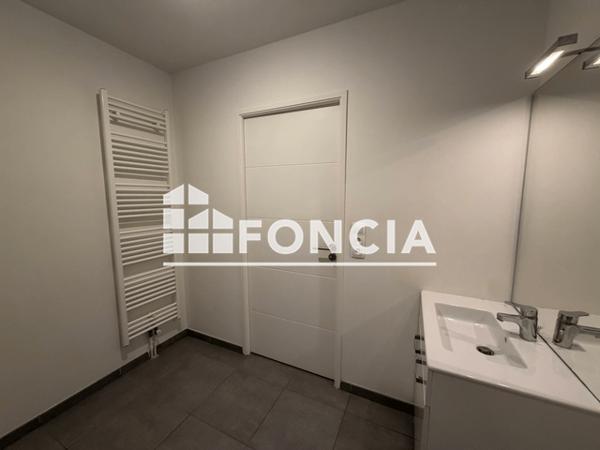 Location Studio 27.5 m² - 3 RUE PINGUET GUINDON Tours 37100