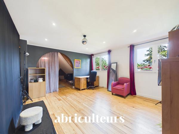 Magnifique Propriété Familiale de charme de 310 m² avec piscine et magnifique jardin arboré en vente à Yerres (91)