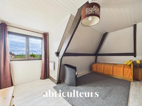 Magnifique Propriété Familiale de charme de 310 m² avec piscine et magnifique jardin arboré en vente à Yerres (91)