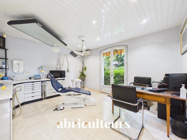 Magnifique Propriété Familiale de charme de 310 m² avec piscine et magnifique jardin arboré en vente à Yerres (91)