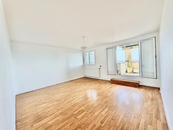 Vente                                                      Appartement
                        
                     2 pièces                      51 m2                     à Alfortville
