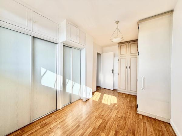 Vente                                                      Appartement
                        
                     2 pièces                      51 m2                     à Alfortville