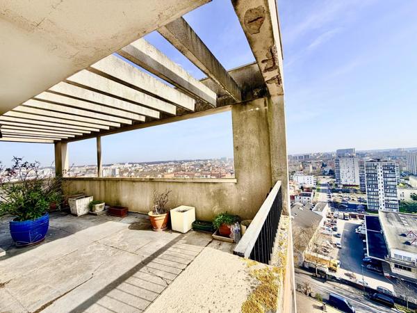 Vente                                                      Appartement
                        
                     2 pièces                      51 m2                     à Alfortville