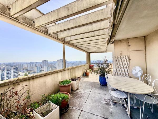 Vente                                                      Appartement
                        
                     2 pièces                      51 m2                     à Alfortville