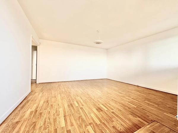Vente                                                      Appartement
                        
                     2 pièces                      51 m2                     à Alfortville