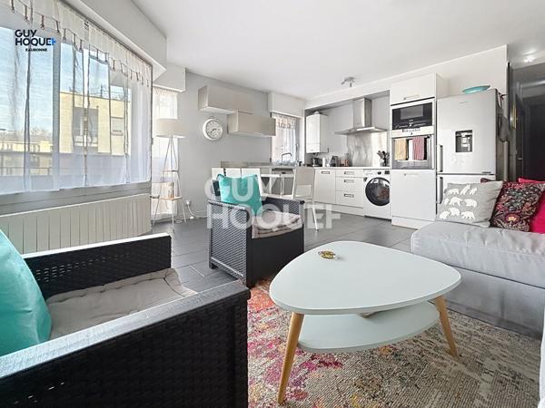 Appartement 2 pièces 48.3m² ( DPE en C ) avec balcon 4m² + cave et parking en parfait état : Centre-ville d'Eaubonne