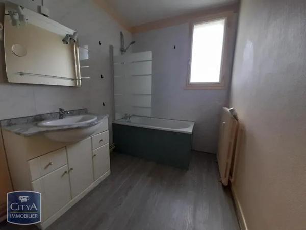 Appartement à louer 2 pièces 43.84m² Châteauroux (36000)