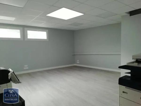 Local commercial à louer 94.83m² Châteauroux (36000)
