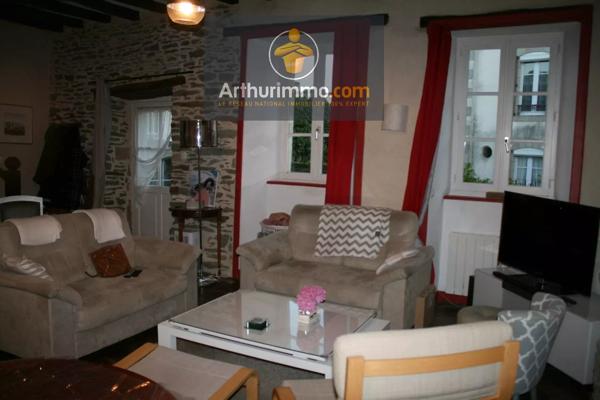 Location                                                      Maison
                        
                     3 pièces                                         à Josselin