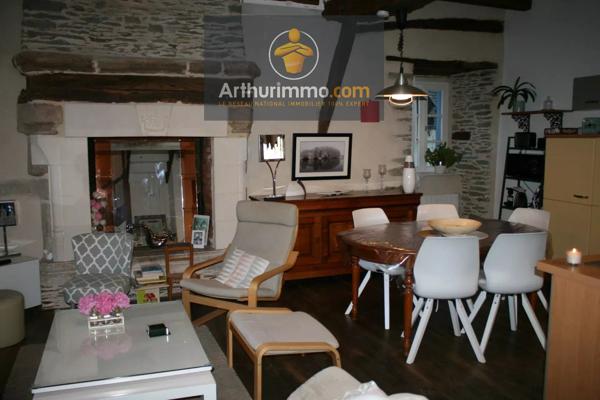 Location                                                      Maison
                        
                     3 pièces                                         à Josselin