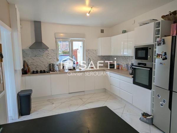 Maison de plain-pied 126 m² rénovée – 4 chambres –dont une suite parentale – 3 garages – Terrain 500 m²