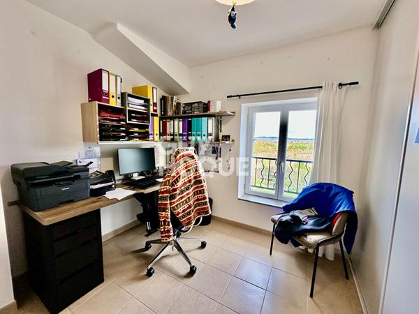 Maison de village T4 avec terrasse et parking