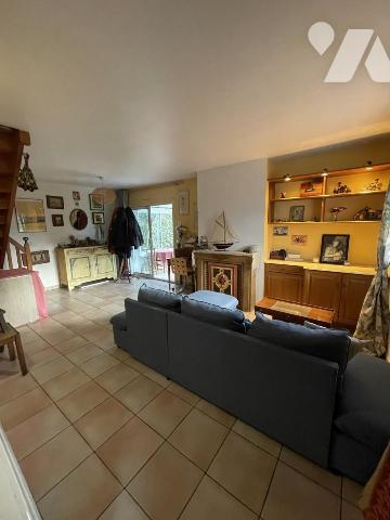 PLOEREN - Proche du bourg. Maison 4 pièces 3 chambres