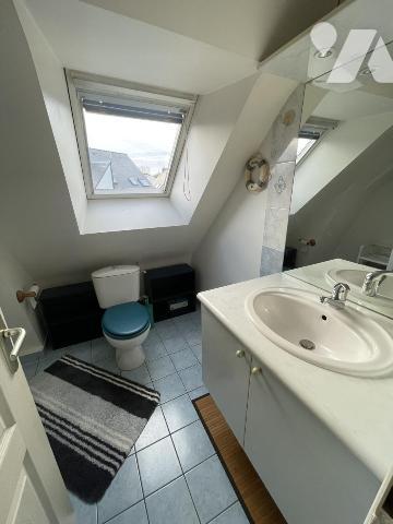 PLOEREN - Proche du bourg. Maison 4 pièces 3 chambres