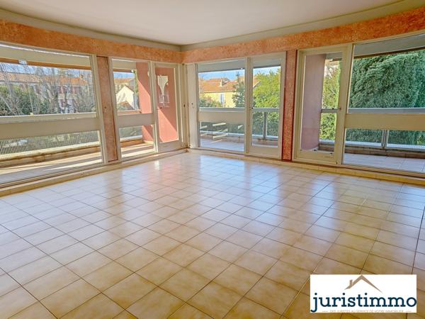 Orange (84100) appartement dans résidence sécurisée de 121 m² avec ascenseur et terrasse