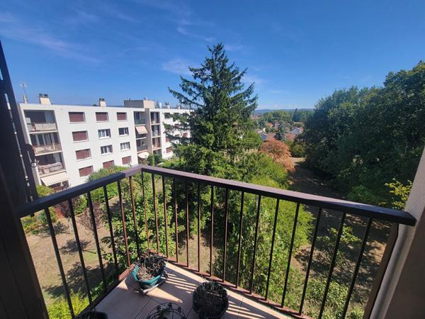 À Vendre , T3 à Pont-de-Chéruy ,73,76 m² avec parking et cave