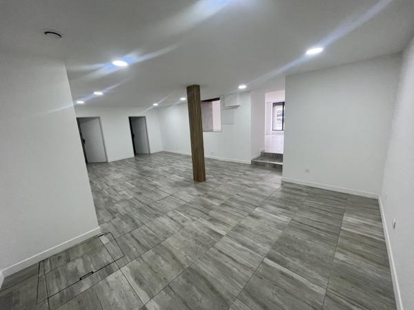 Poitiers (86000) LOCAL COMMERCIAL RENOVE A NEUF DE 90 M2 AVEC VITRINE