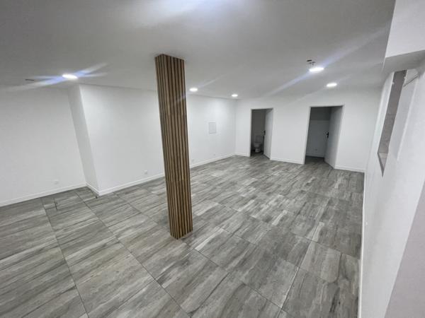 Poitiers (86000) LOCAL COMMERCIAL RENOVE A NEUF DE 90 M2 AVEC VITRINE
