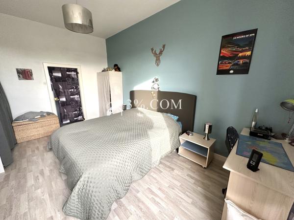 Maison 9 pièce(s) 4 chambre(s) 180 m²