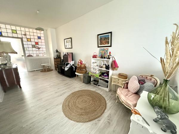 Maison 9 pièce(s) 4 chambre(s) 180 m²