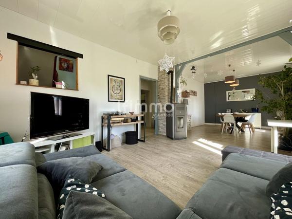 Spacieuse maison familiale sur vaste terrain avec garage
