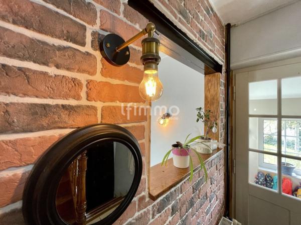 Spacieuse maison familiale sur vaste terrain avec garage