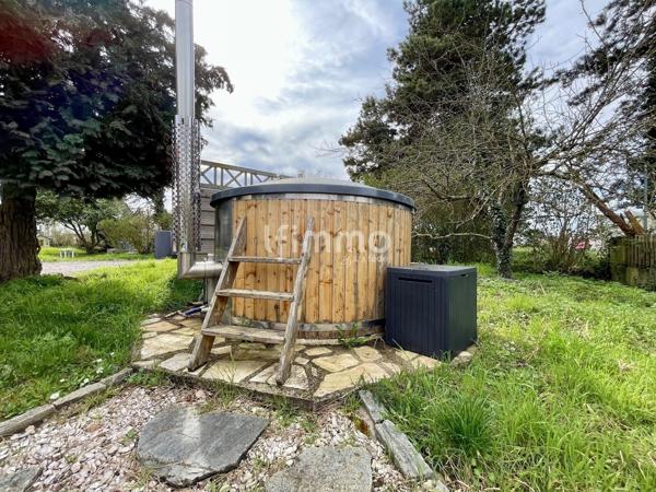 Spacieuse maison familiale sur vaste terrain avec garage