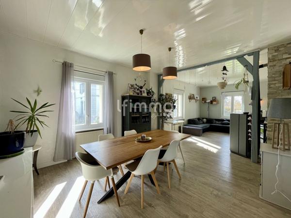 Spacieuse maison familiale sur vaste terrain avec garage