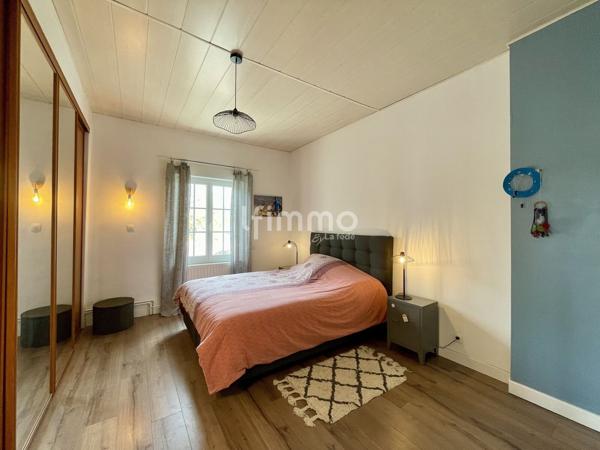 Spacieuse maison familiale sur vaste terrain avec garage