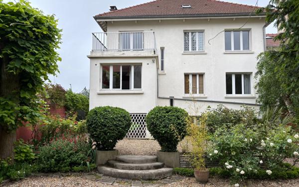 Maison à vendre    8 pièces • 200 m2 Fontenay-sous-Bois