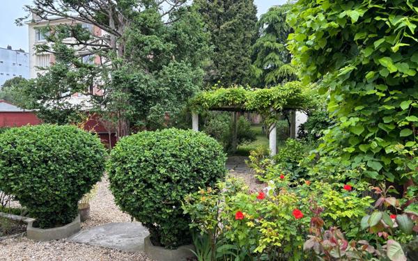 Maison à vendre    8 pièces • 200 m2 Fontenay-sous-Bois