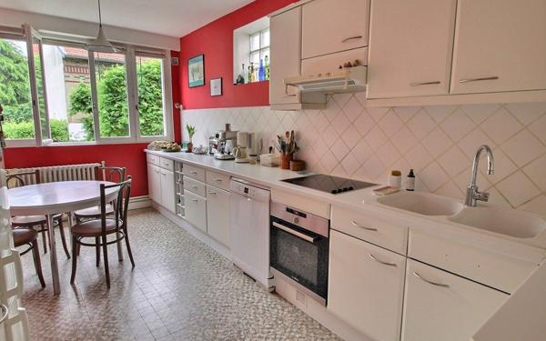 Maison à vendre    8 pièces • 200 m2 Fontenay-sous-Bois