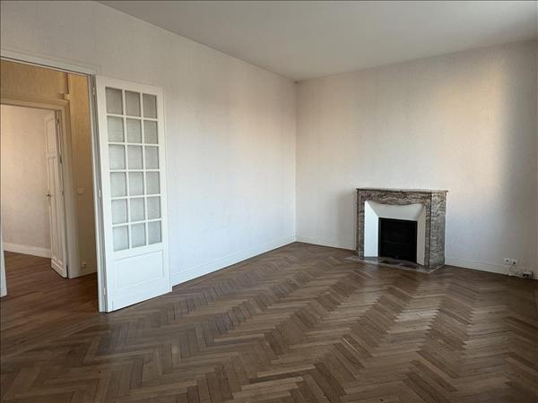 Appartement à louer |  RUELLE SUR TOUVRE |  3 pièces | 96 m²