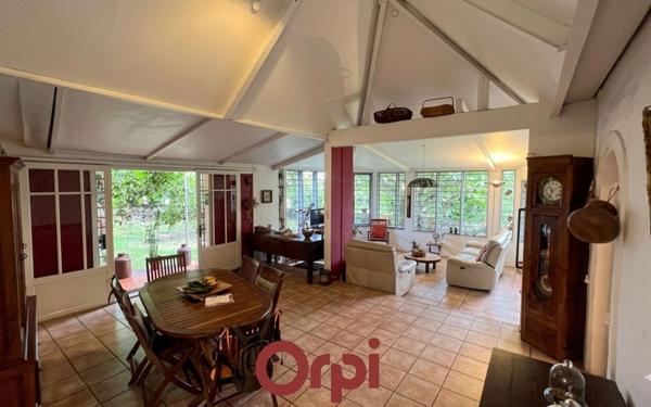 Maison à vendre    5 pièces • 247 m2 Saint-Paul