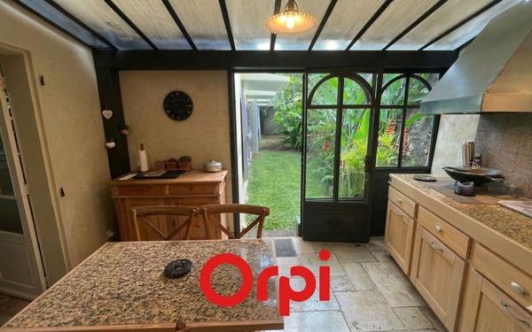 Maison à vendre    5 pièces • 247 m2 Saint-Paul