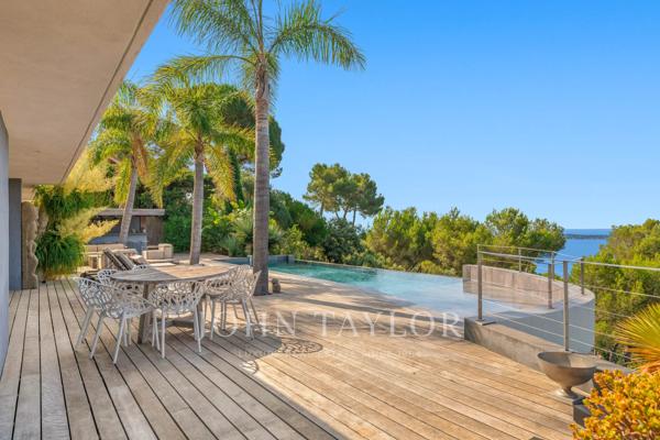 Exclusivité – Villa d'architecte de 330 m² avec appartement indépendant et vue mer panoramique