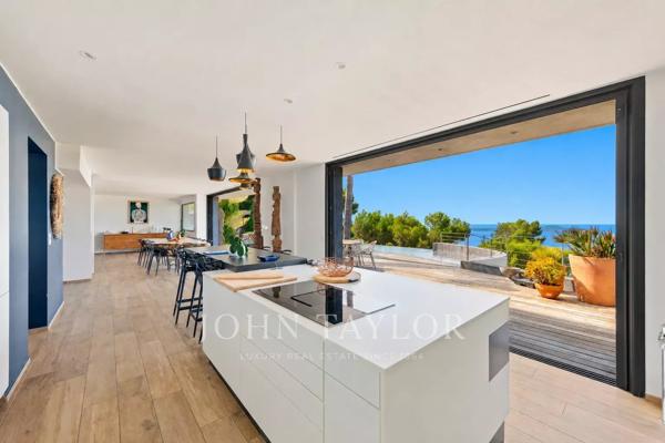 Exclusivité – Villa d'architecte de 330 m² avec appartement indépendant et vue mer panoramique