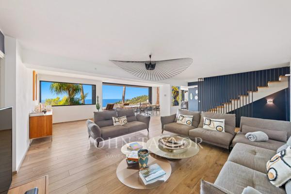 Exclusivité – Villa d'architecte de 330 m² avec appartement indépendant et vue mer panoramique