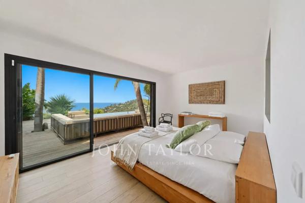Exclusivité – Villa d'architecte de 330 m² avec appartement indépendant et vue mer panoramique
