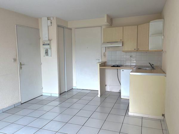 Idéalement situé : appartement de 33m² avec terrasse de 17 m² à Pornichet centre et au calme,  
Pornichet 44380