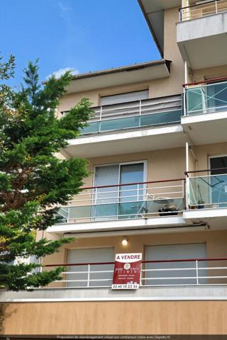 Idéalement situé : appartement de 33m² avec terrasse de 17 m² à Pornichet centre et au calme,  
Pornichet 44380