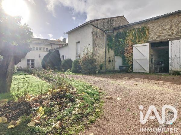 Maison à vendre 10 pièces 259 m² Villefagnan