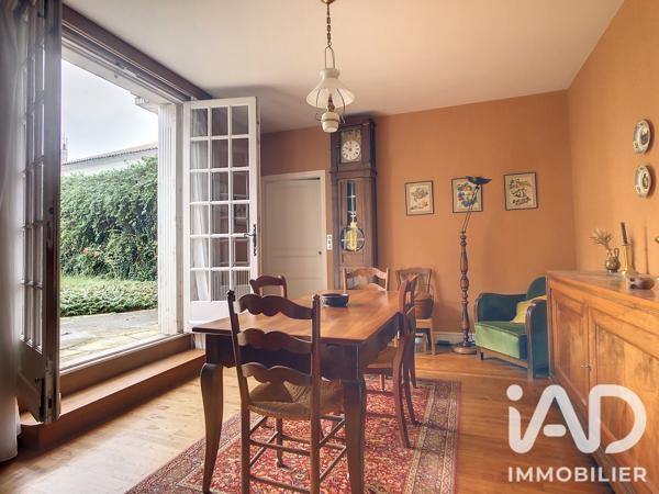 Maison à vendre 10 pièces 259 m² Villefagnan