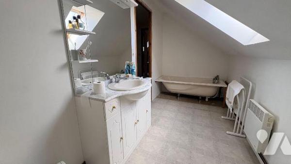 À Theillay (41300), découvrez cette maison individuelle de 132 m² offrant espace, confort et un...