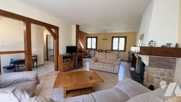 À Theillay (41300), découvrez cette maison individuelle de 132 m² offrant espace, confort et un...