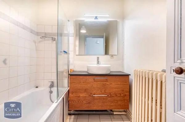 Appartement à louer 3 pièces 78.17m²