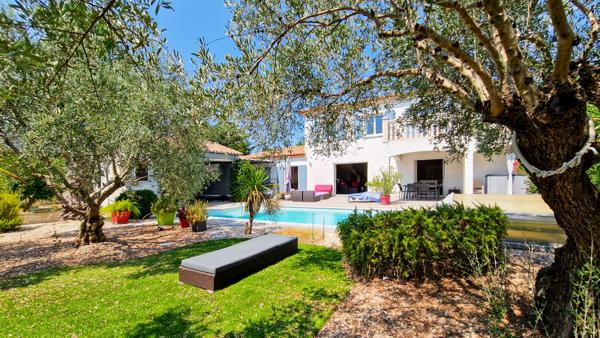 Uzès (30700) Superbe villa à vendre, à seulement 3 minutes d'Uzès