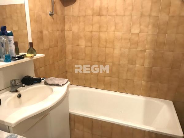 Milly-la-Forêt (91490) Maison de ville à MILLY LA FORET à quelques mètres de la place du marché