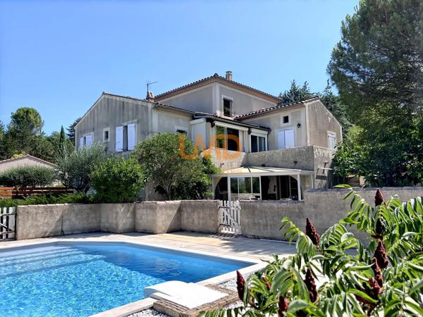 Spacieuse maison familiale de 6 pièces avec piscine et terrain arboré